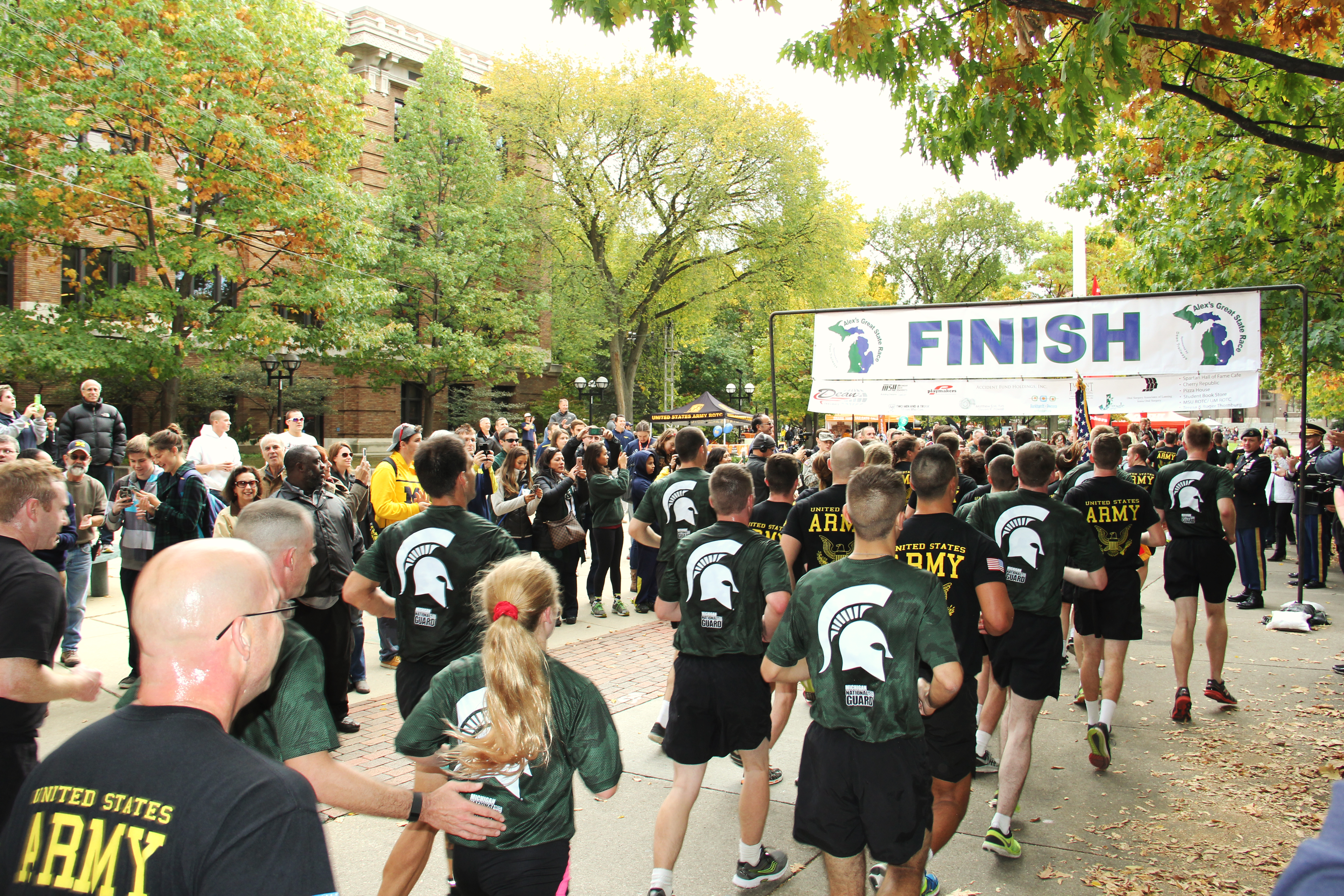 Alex's Great State Race participants at the finish line